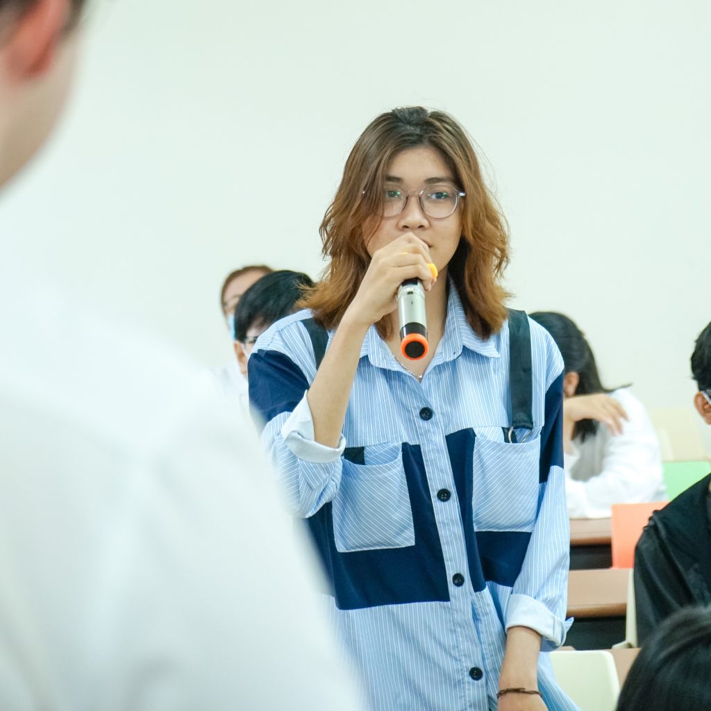 TỌA ĐÀM NGÔN NGỮ THẦY CHARLES CÙNG UEH