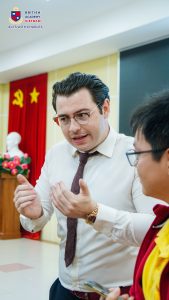 giao-luu-ielts-cung-thay-Charles