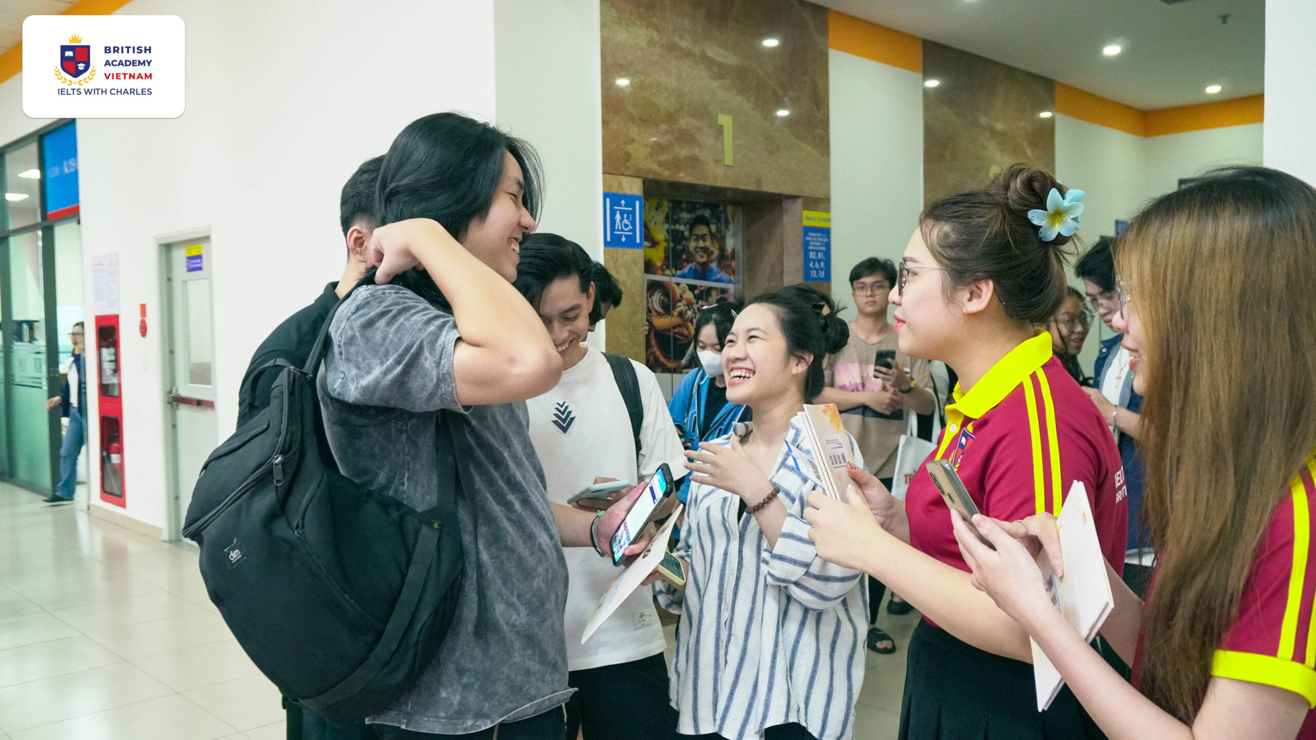 IELTS with Charles tại SHINE ON THE STAGE 2024