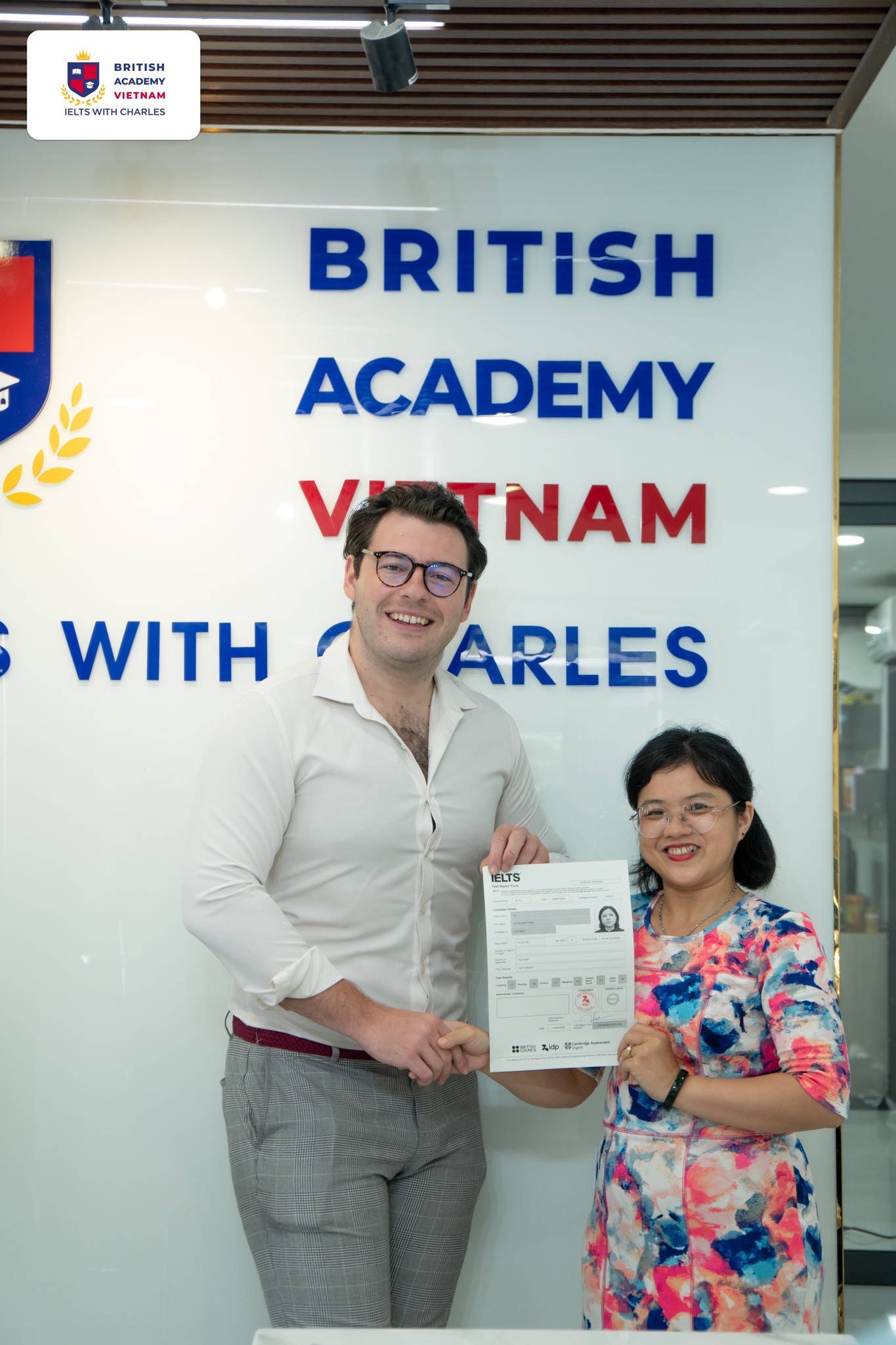 Chị Trâm Võ đạt IELTS General 5.5 cùng thầy Charles