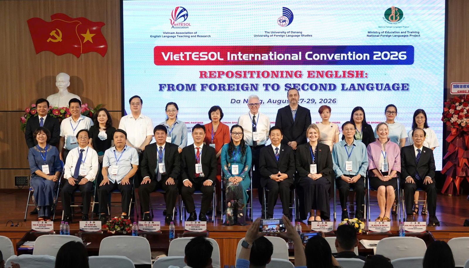Định vị lại tiếng Anh: Từ ngoại ngữ trở thành ngôn ngữ thứ hai