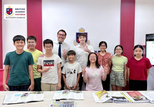 <a href="https://britishacademy.edu.vn/cac-khoa-hoc-ielts/charles-english-junior/tieng-anh-thieu-nhi/">Tiếng Anh <em>thiếu nhi</em></a>